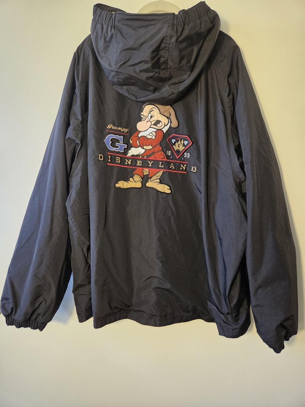 Disney Resort Diamond Celebration Grumpy Dwarf Lined Hooded Black Jacket Sz XXL
